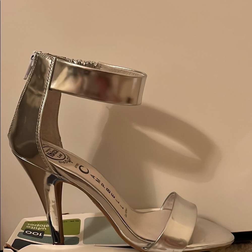 Silver Heels! - image 3